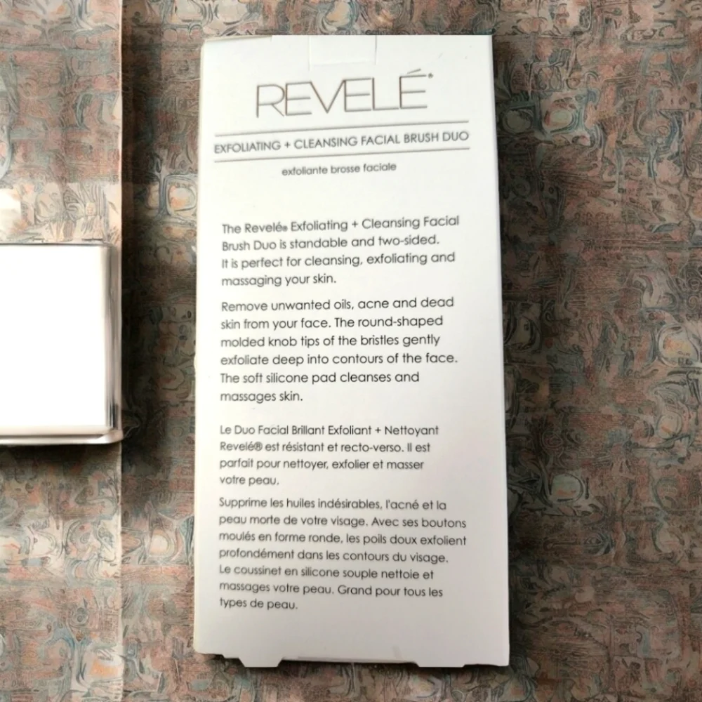 REVELE Exfoliating & Cleansing Brush